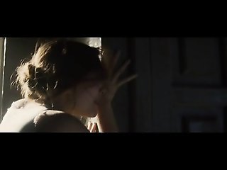 Elizabeth Olsen shows some tits in sex scenes